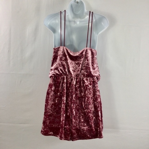 Romeo & Juliet Couture Rose Crushed Velvet Romper Size M NWT - Picture 5 of 10